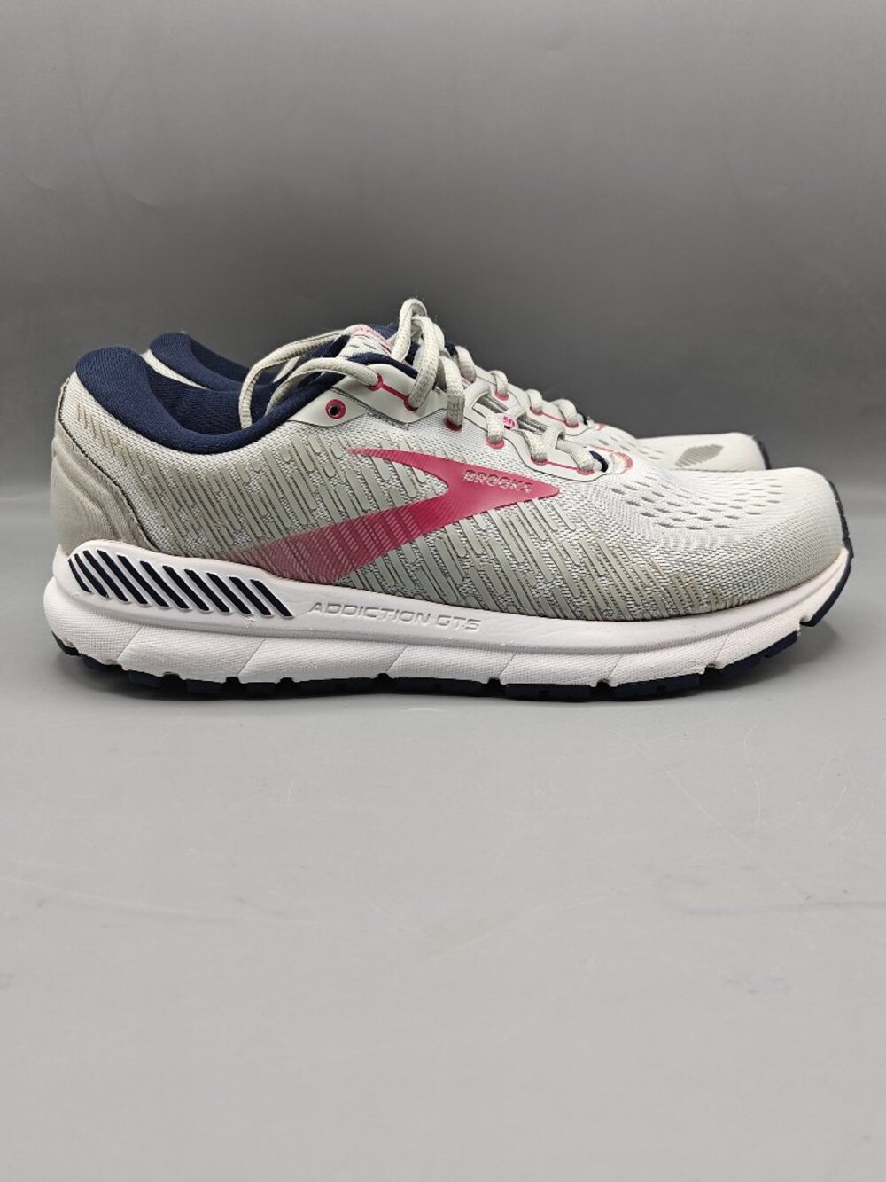 Brooks Addiction GTS 15 Women's Size 10.5 Medium Stability Running Sneakers Shoe